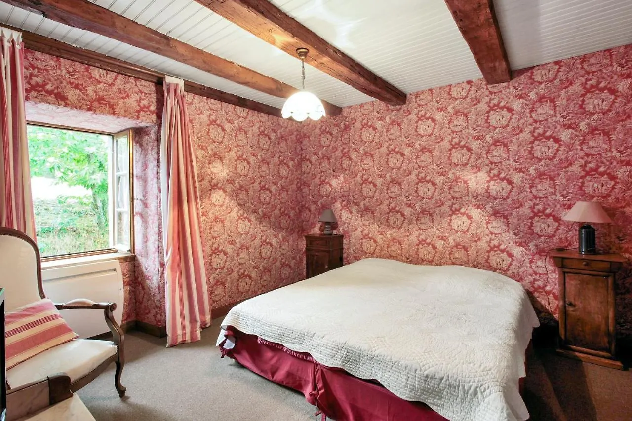 Maison Accueillante A Senezergues Avec Vue Sur La Montagne