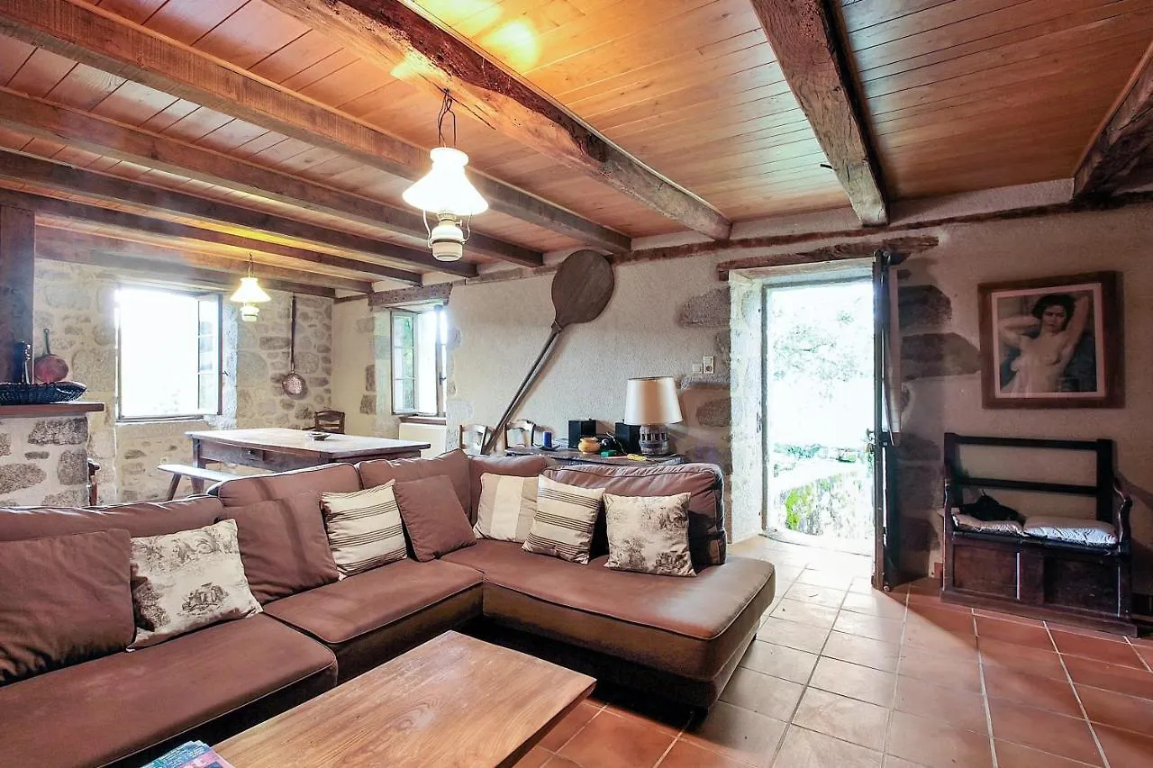 Maison Accueillante A Senezergues Avec Vue Sur La Montagne Holiday home